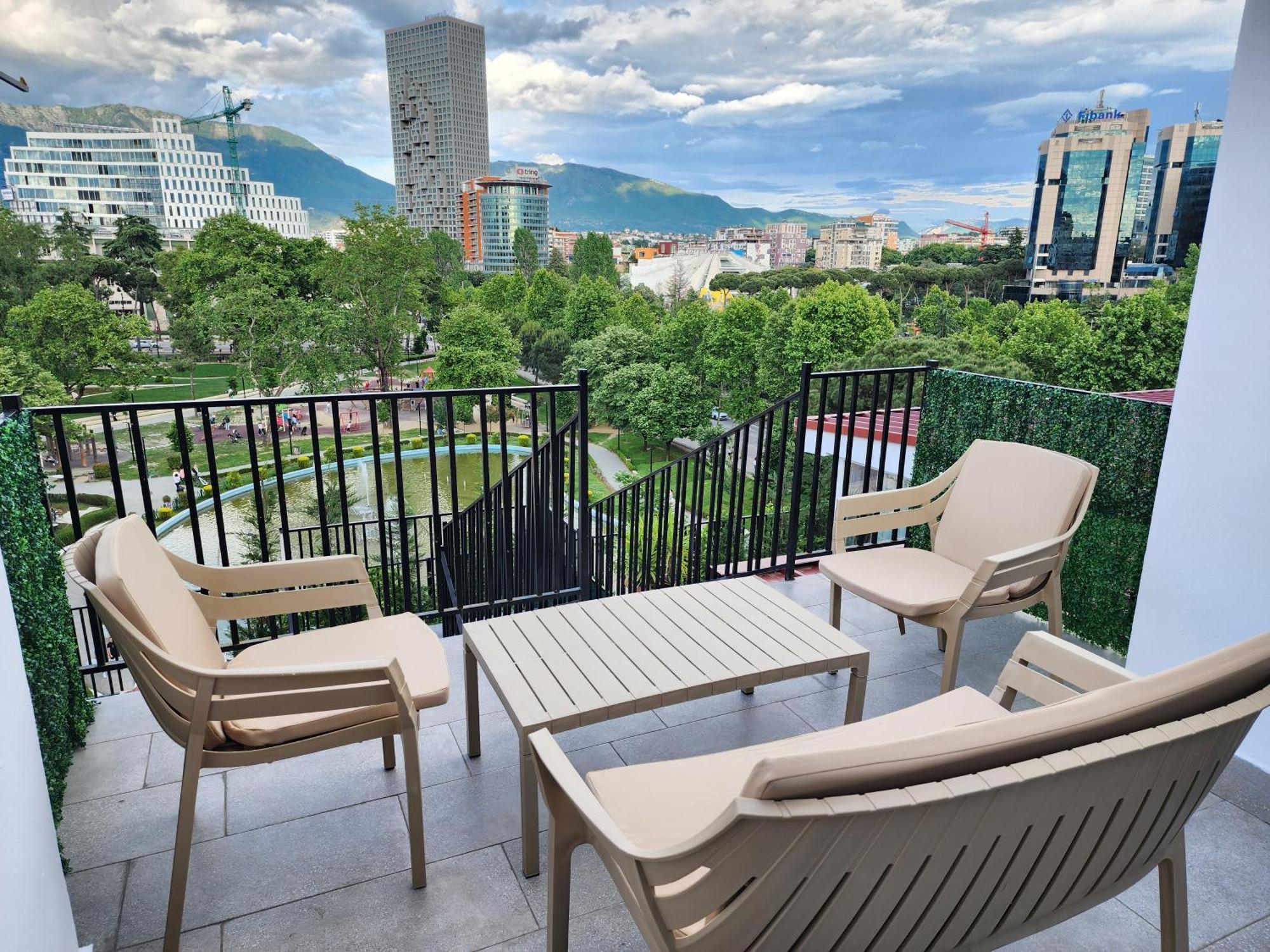 Tirana City Center Penthouse Oasis Экстерьер фото