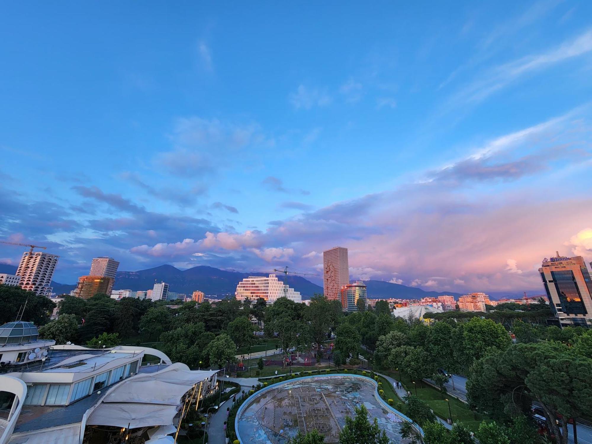 Tirana City Center Penthouse Oasis Экстерьер фото