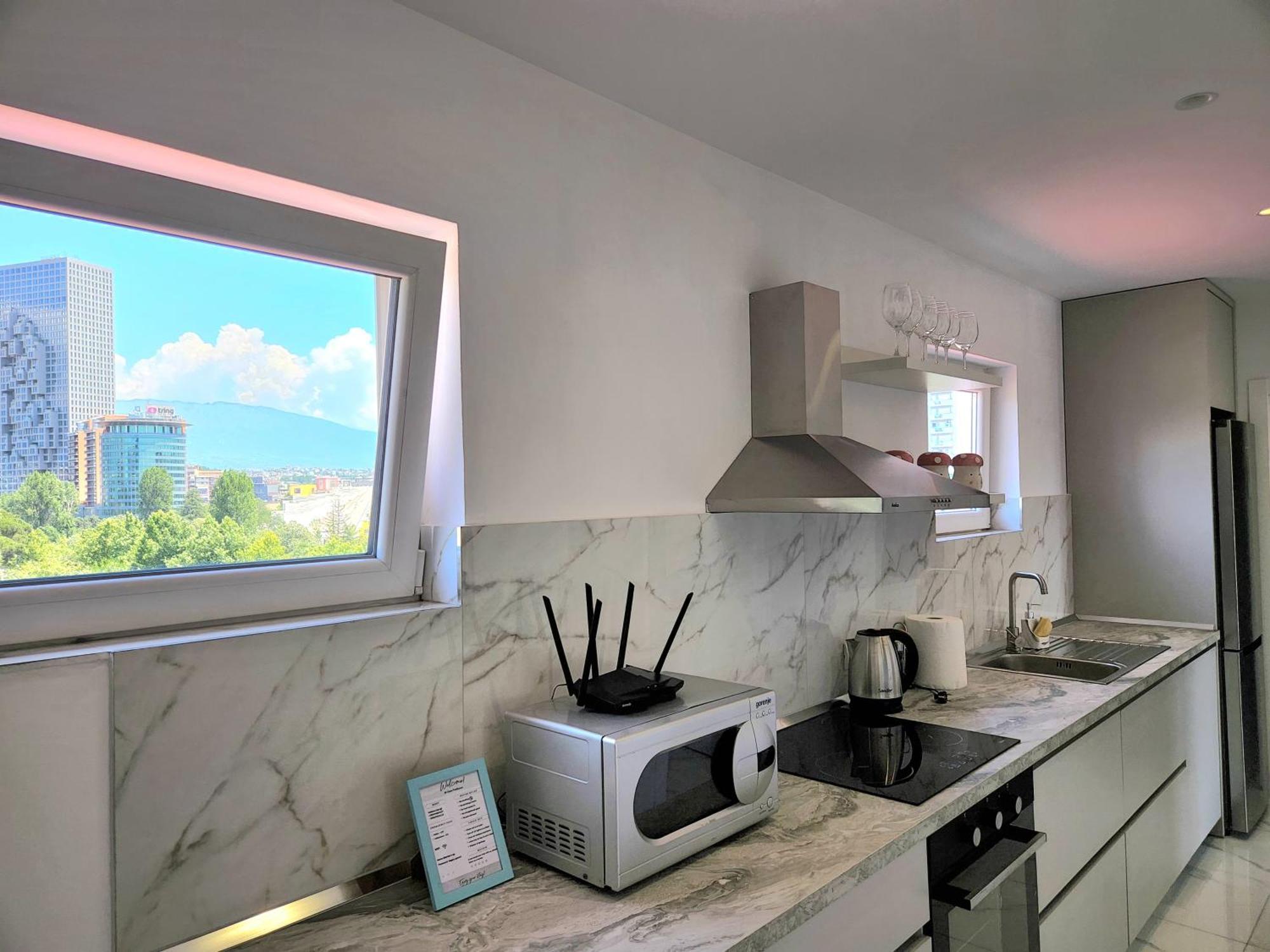 Tirana City Center Penthouse Oasis Экстерьер фото